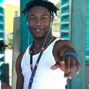 Meet your Posher, Larry